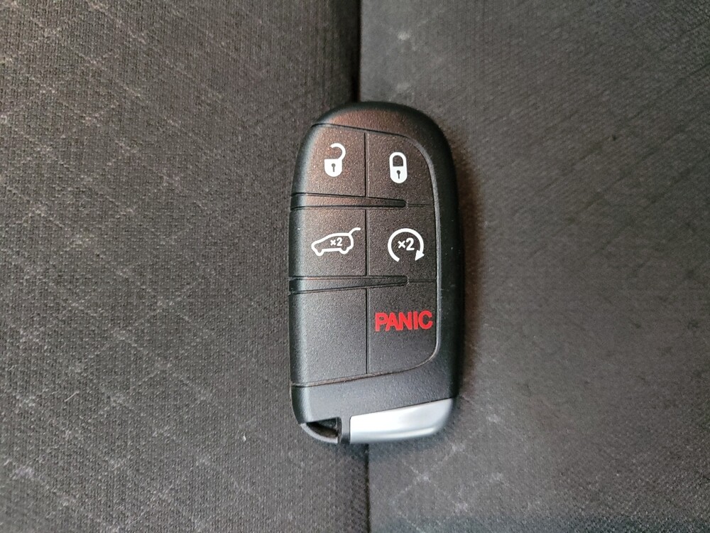 2019 Jeep Grand Cherokee in Taylor, MI 48180 - 18109960 32