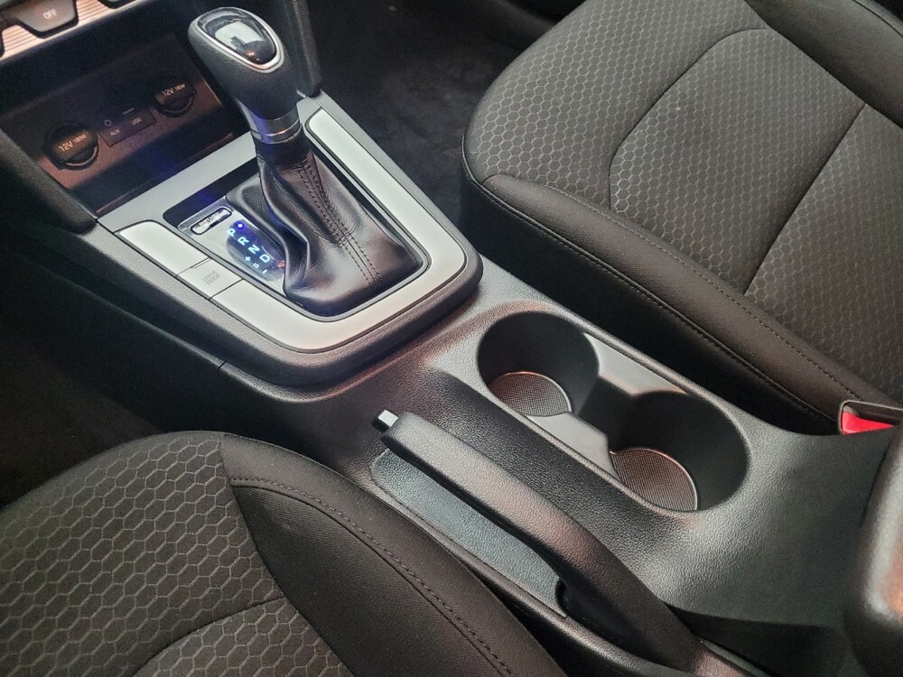 2020 Hyundai Elantra in Taylor, MI 48180 - 18109961 26