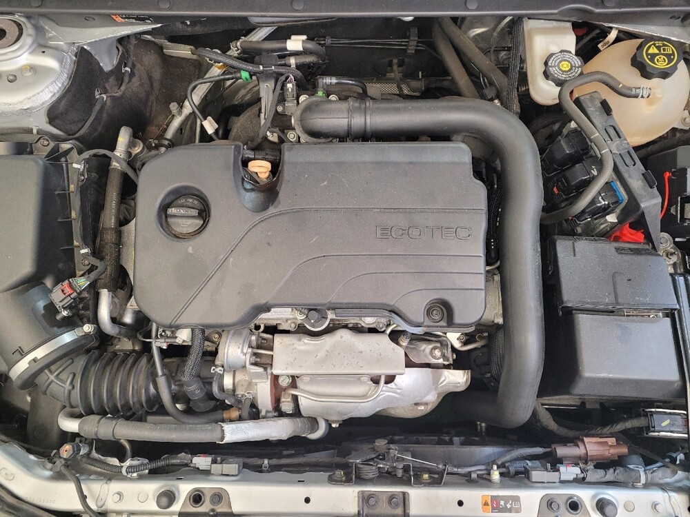 2020 Chevrolet Malibu in Toledo, OH 43617 - 18109970 30