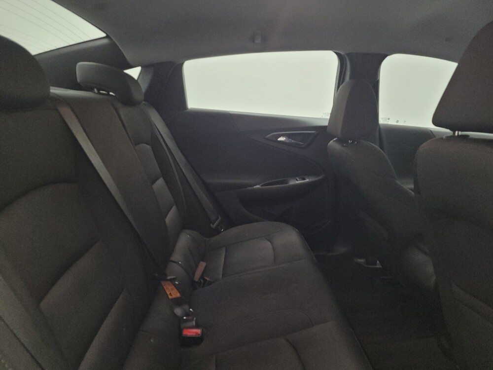 2020 Chevrolet Malibu in Toledo, OH 43617 - 18109970 19