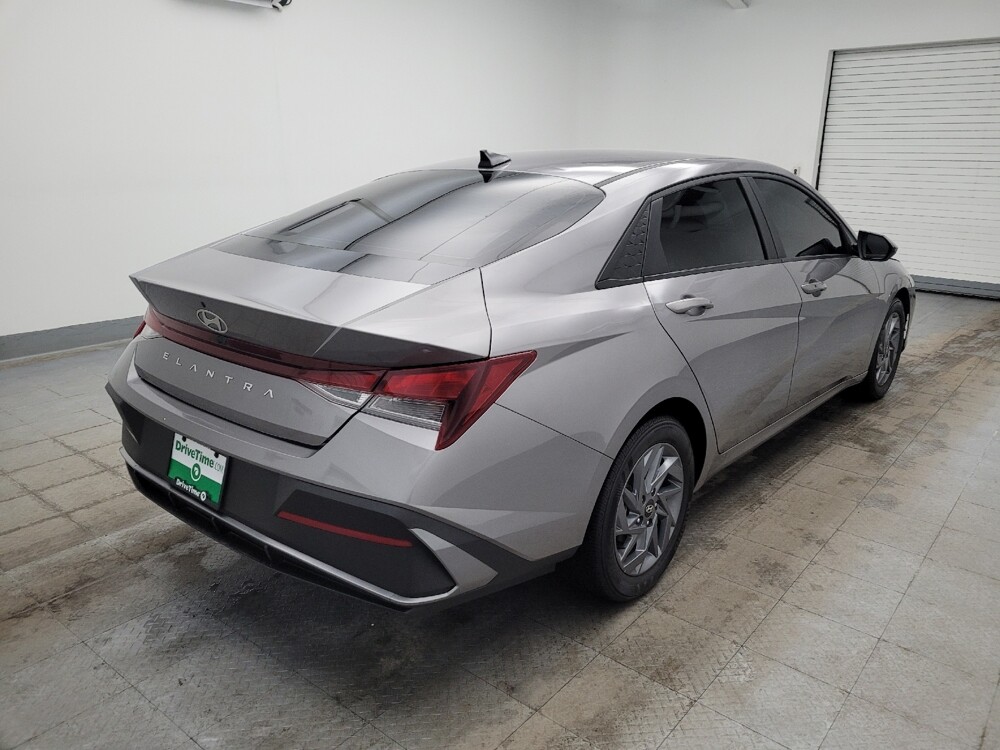 2024 Hyundai Elantra in Toledo, OH 43617 - 18109979 9