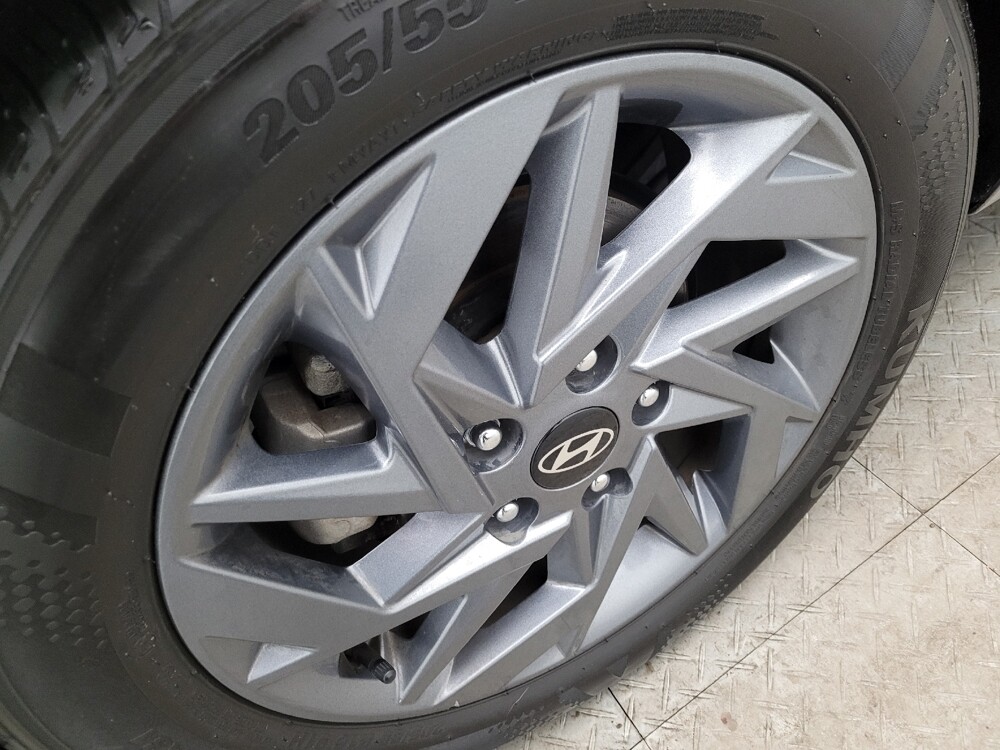 2024 Hyundai Elantra in Toledo, OH 43617 - 18109979 31