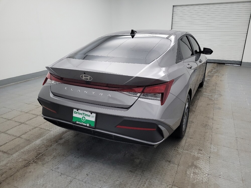 2024 Hyundai Elantra in Toledo, OH 43617 - 18109979 7