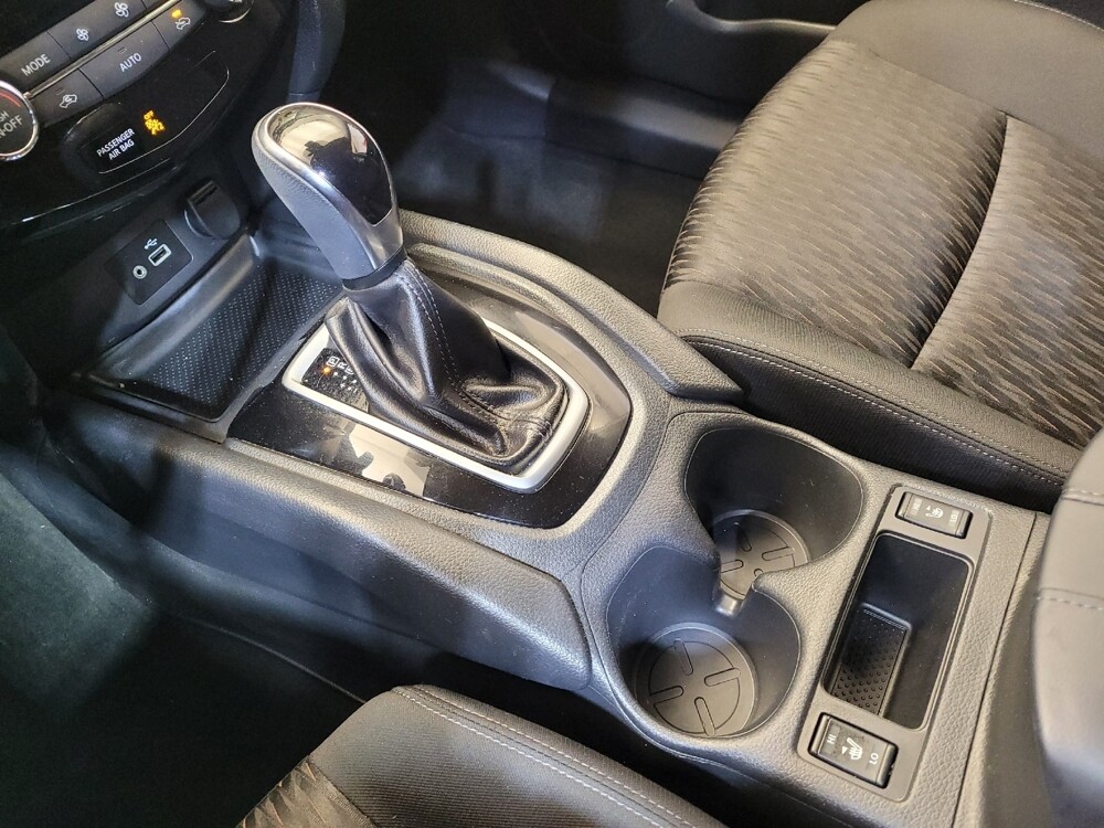 2019 Nissan Rogue in Toledo, OH 43617 - 18109980 26