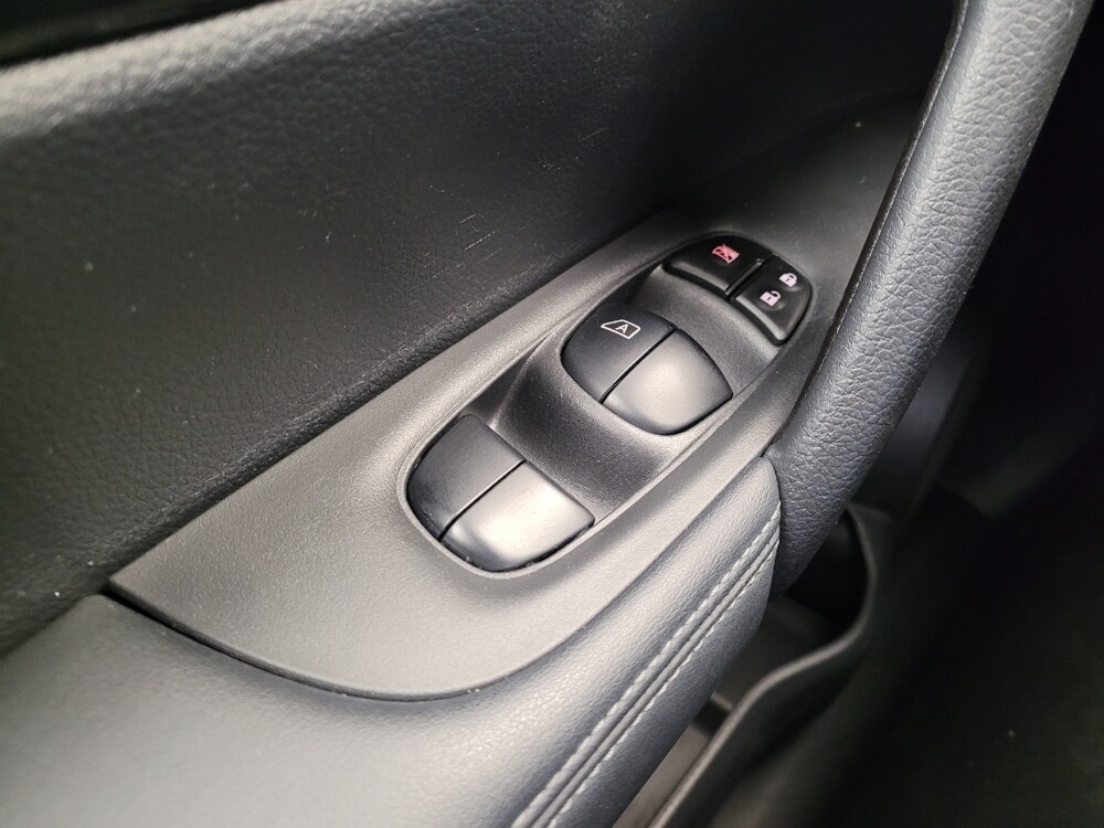 2019 Nissan Rogue in Toledo, OH 43617 - 18109980 27