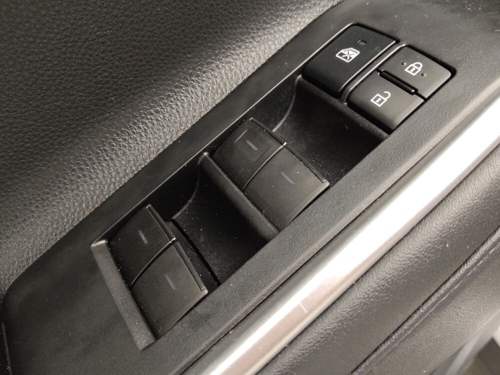 2021 Toyota Highlander in Denver, CO 80012 - 18109988 27