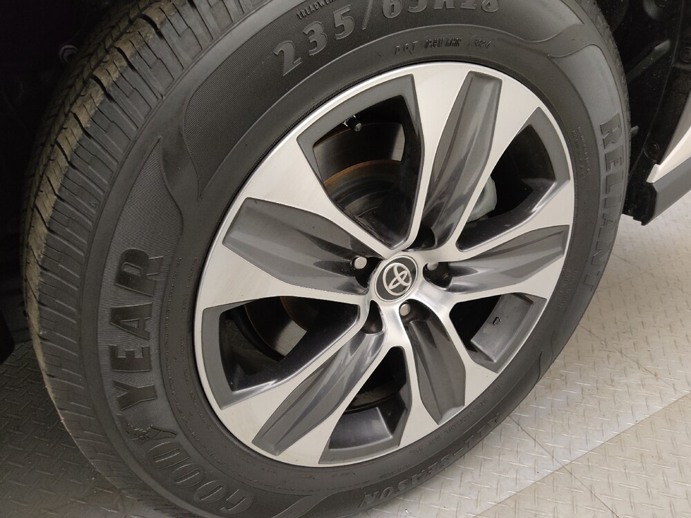 2021 Toyota Highlander in Denver, CO 80012 - 18109988 31