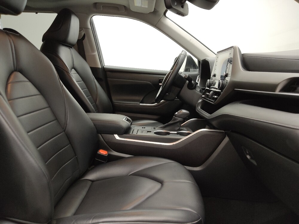 2021 Toyota Highlander in Denver, CO 80012 - 18109988 21