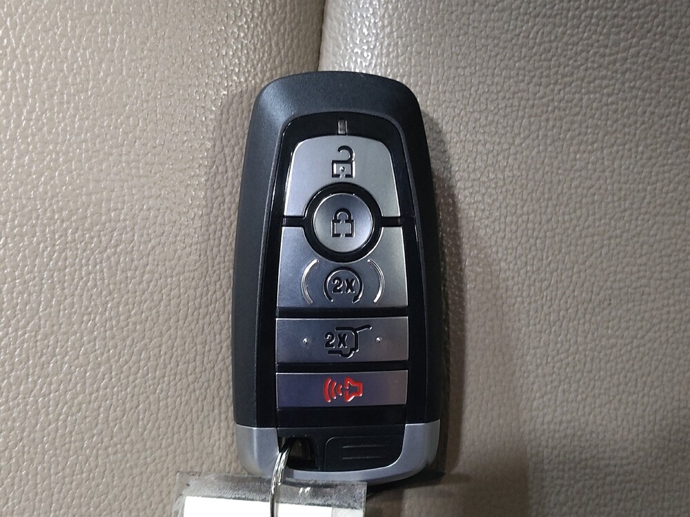 2020 Ford Explorer in Arlington, TX 76011 - 18109989 32