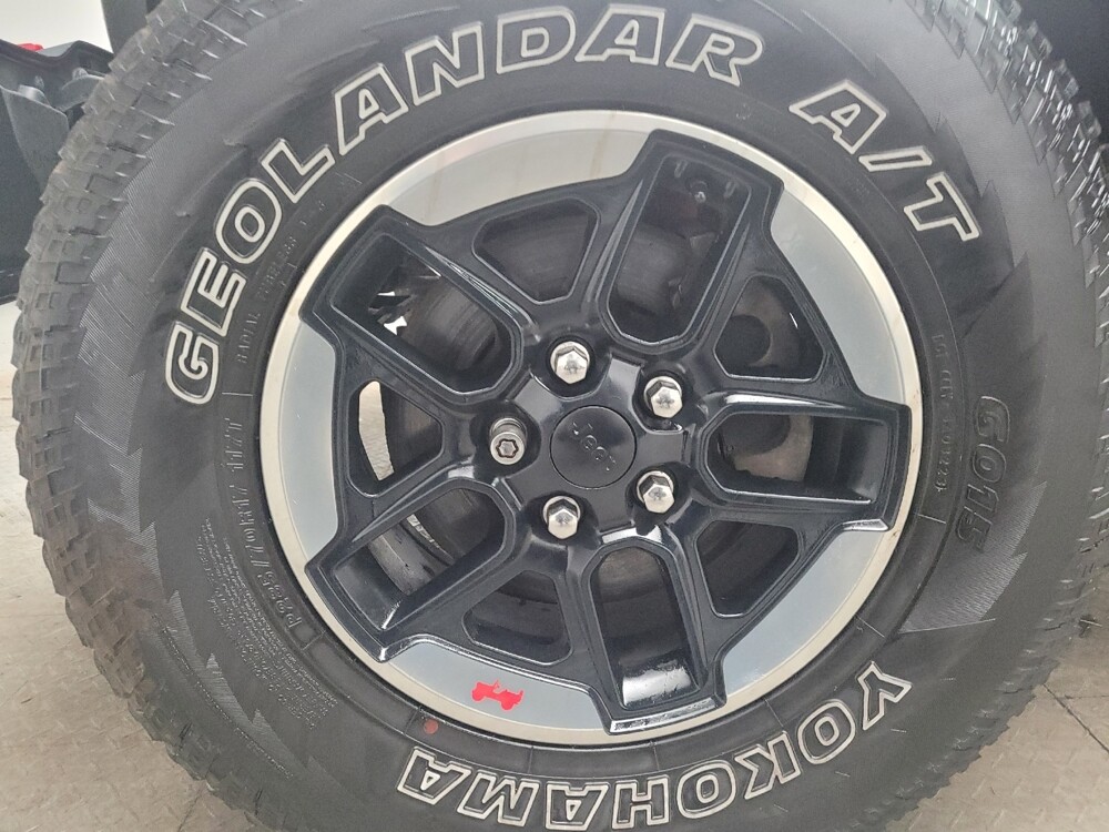 2018 Jeep Wrangler in Grand Rapids, MI 49508 - 18110013 31