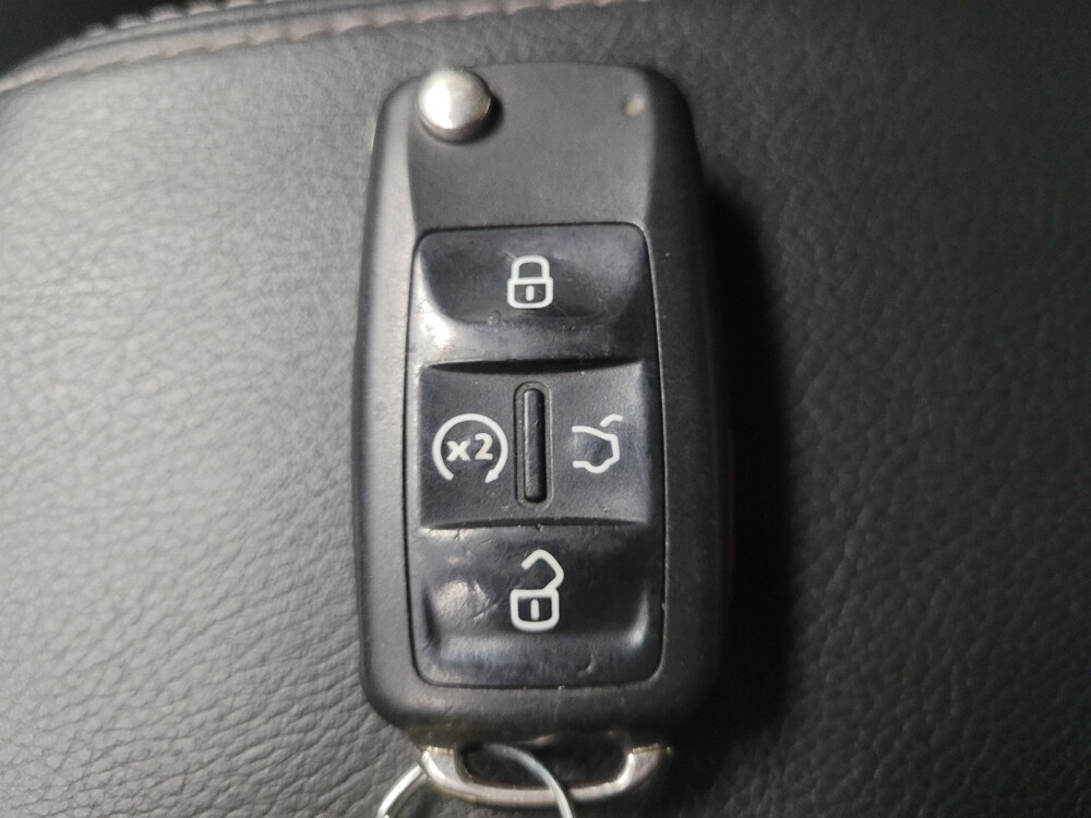 2020 Volkswagen Passat in Ft Wayne, IN 46805 - 18110016 32