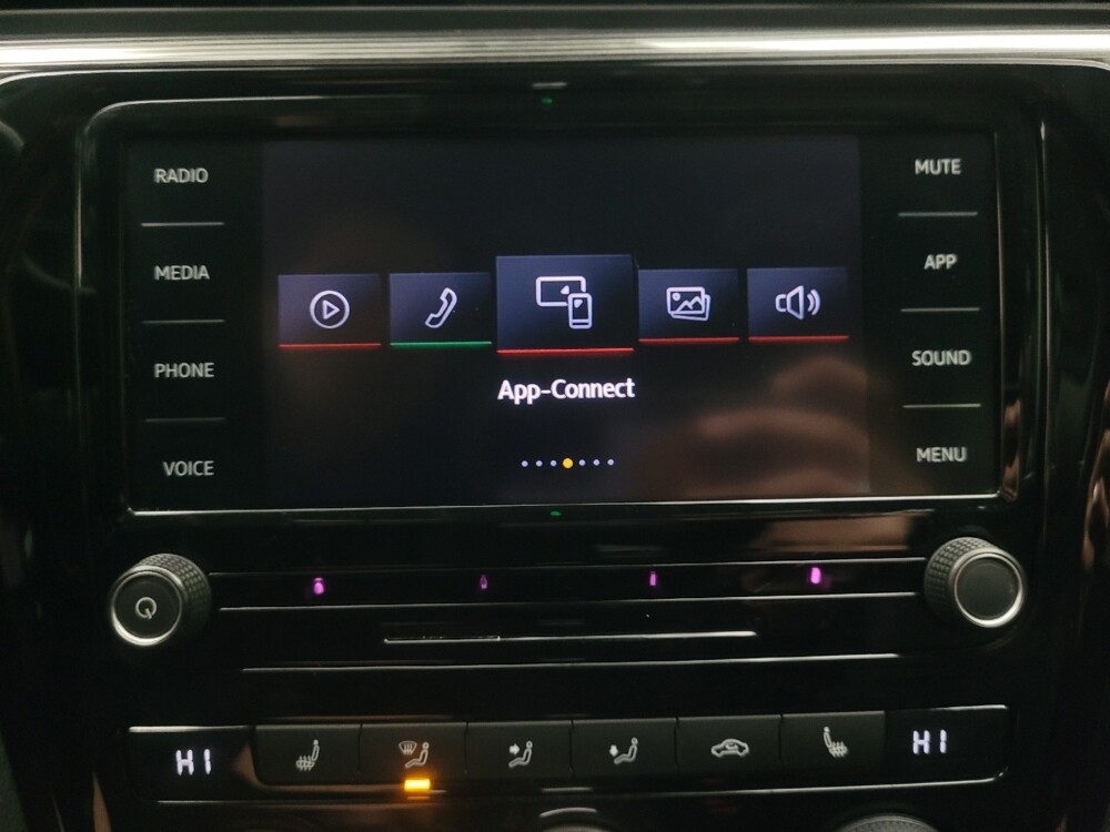 2020 Volkswagen Passat in Ft Wayne, IN 46805 - 18110016 25