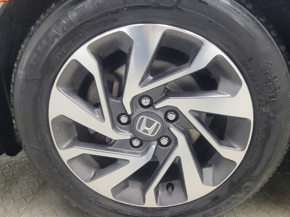 2018 Honda Civic in Indianapolis, IN 46219 - 18110017 31