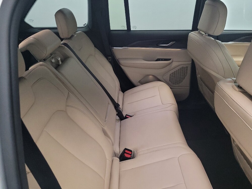 2023 Jeep Grand Cherokee in Williamstown, NJ 8094 - 18110021 19