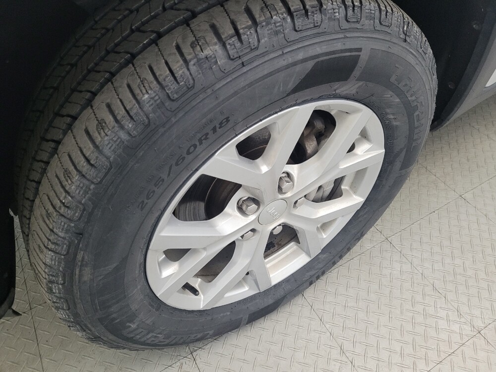 2023 Jeep Grand Cherokee in Williamstown, NJ 8094 - 18110021 31