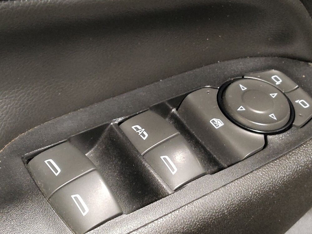 2018 Chevrolet Equinox in Arlington, TX 76011 - 18110037 27