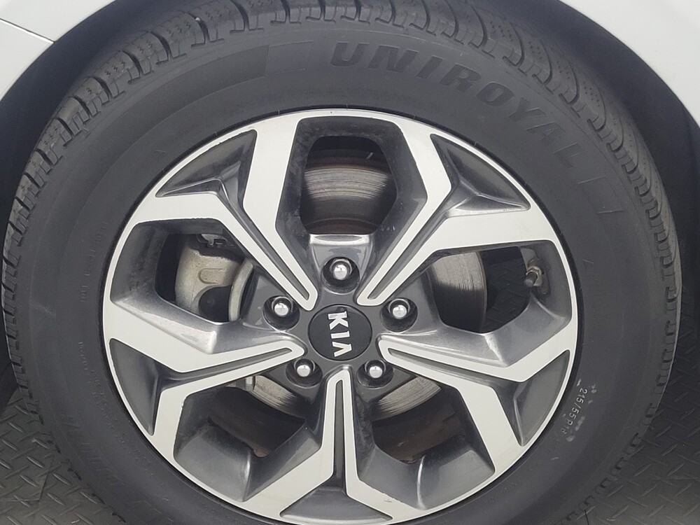 2020 Kia Forte in Plano, TX 75074 - 18110040 31