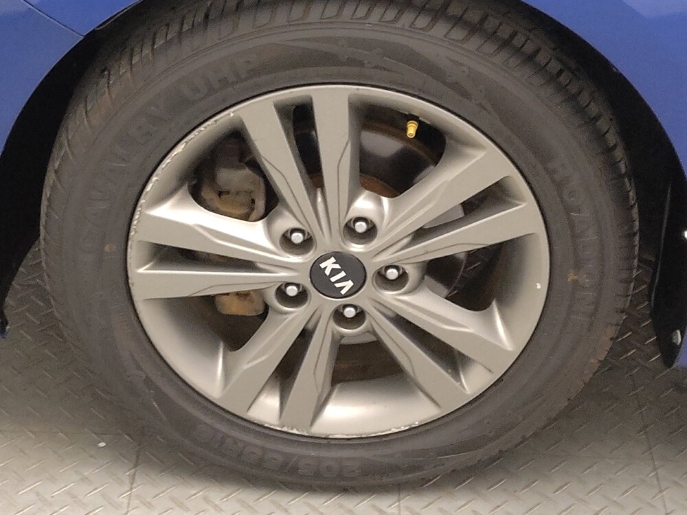 2017 Kia Forte in Tyler, TX 75701 - 18110041 31