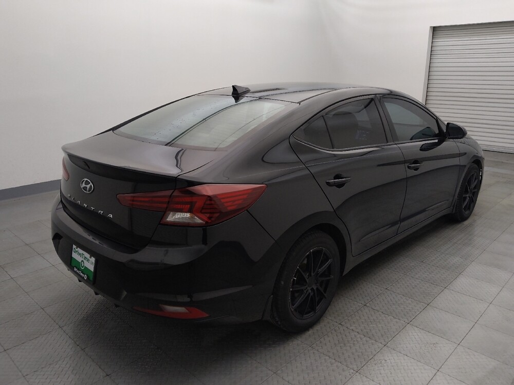 2020 Hyundai Elantra in Live Oak, TX 78233 - 18110047 9