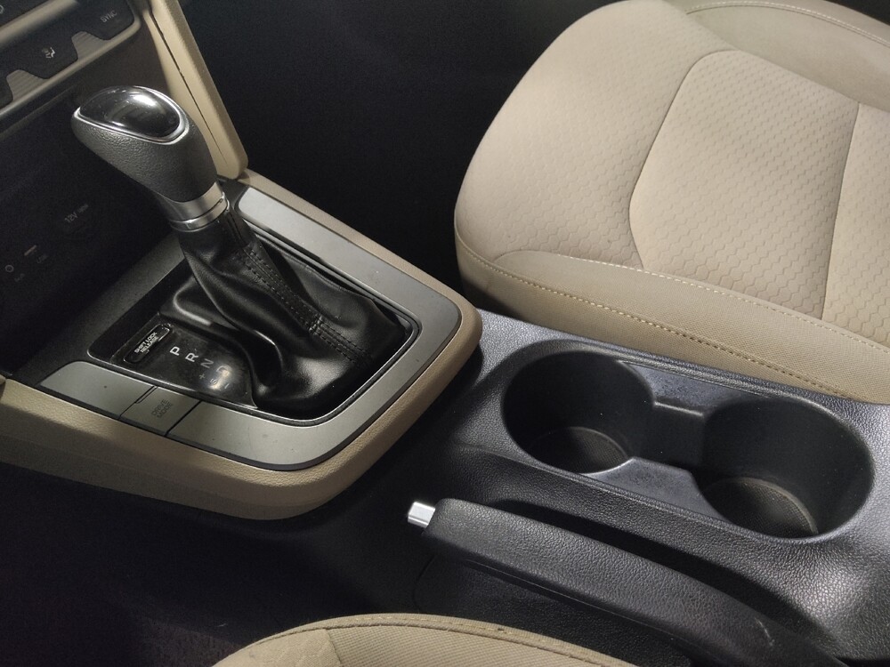 2020 Hyundai Elantra in Live Oak, TX 78233 - 18110047 26