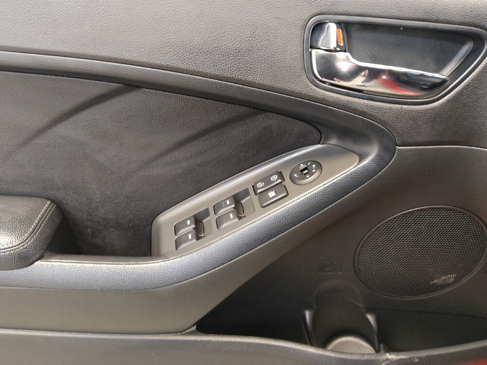 2017 Kia Forte in Fairfield, OH 45014 - 18110060 27