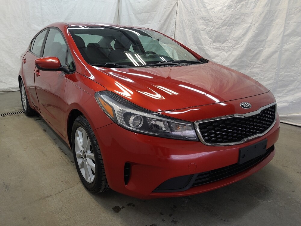 2017 Kia Forte in Fairfield, OH 45014 - 18110060 13