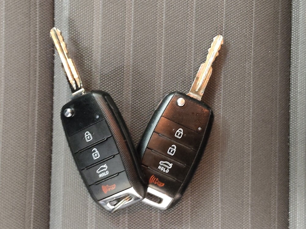 2017 Kia Forte in Fairfield, OH 45014 - 18110060 32