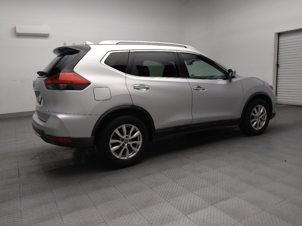 2017 Nissan Rogue in Fort Worth, TX 76116 - 18110062 10