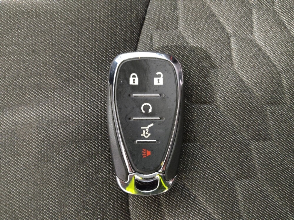 2018 Chevrolet Equinox in Fairfield, OH 45014 - 18110063 32