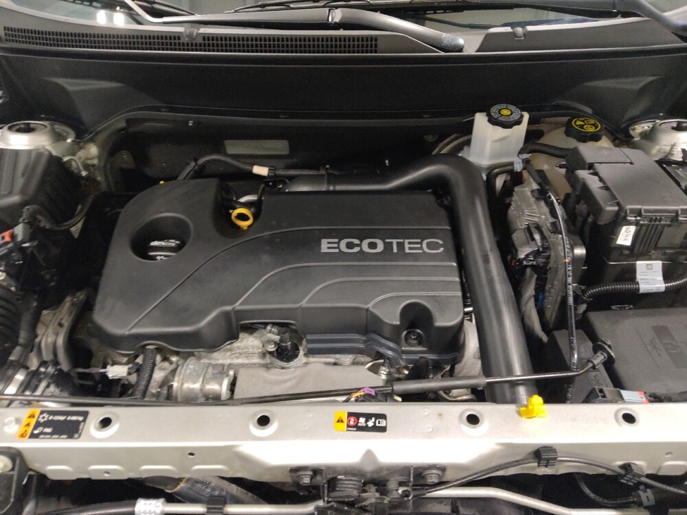 2018 Chevrolet Equinox in Fairfield, OH 45014 - 18110063 30