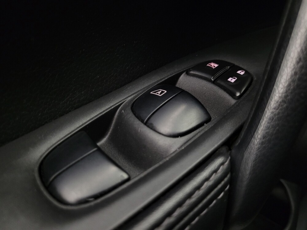 2021 Nissan Rogue Sport in Mesa, AZ 85210 - 18110066 27