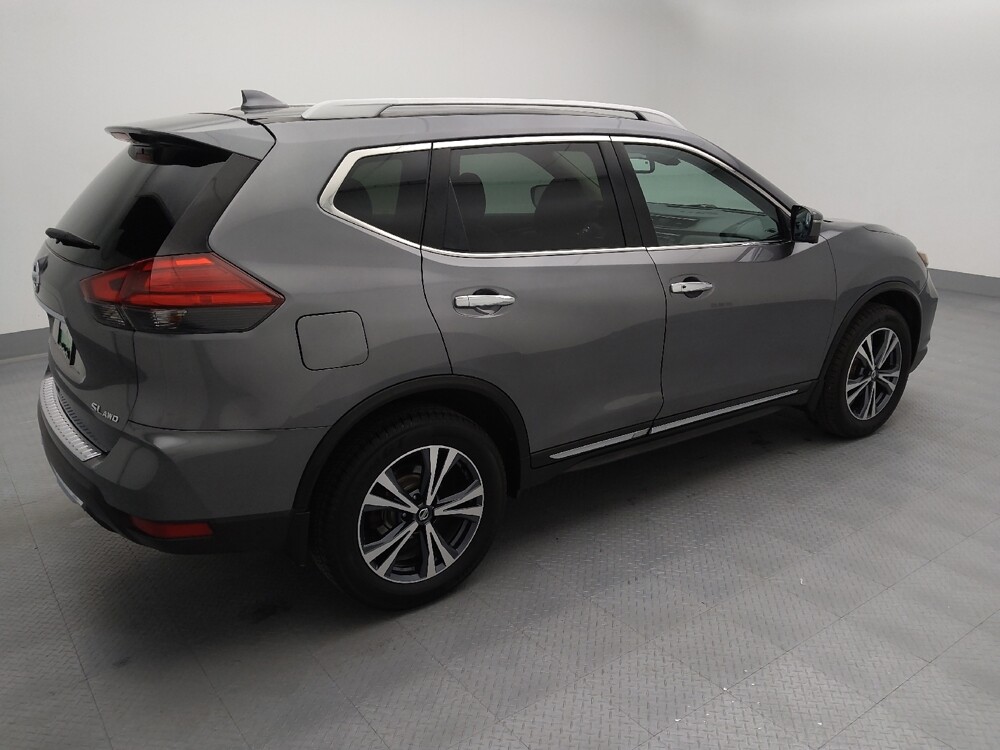 2017 Nissan Rogue in Springfield, MO 65807 - 18110068 10