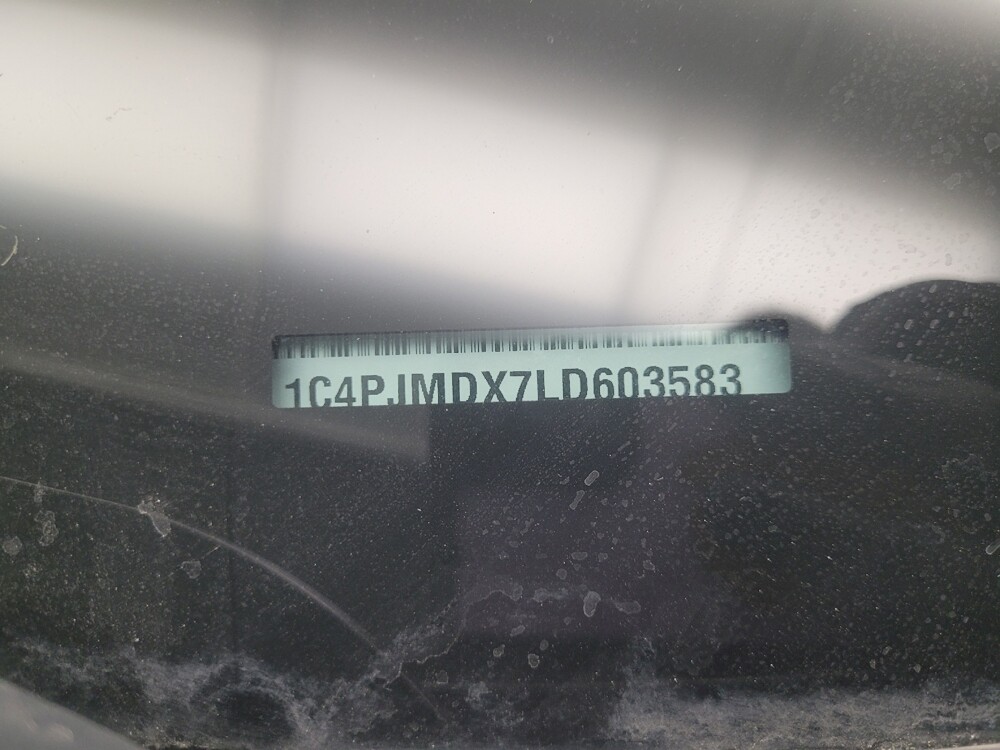 2020 Jeep Cherokee in Indianapolis, IN 46219 - 18110069 33