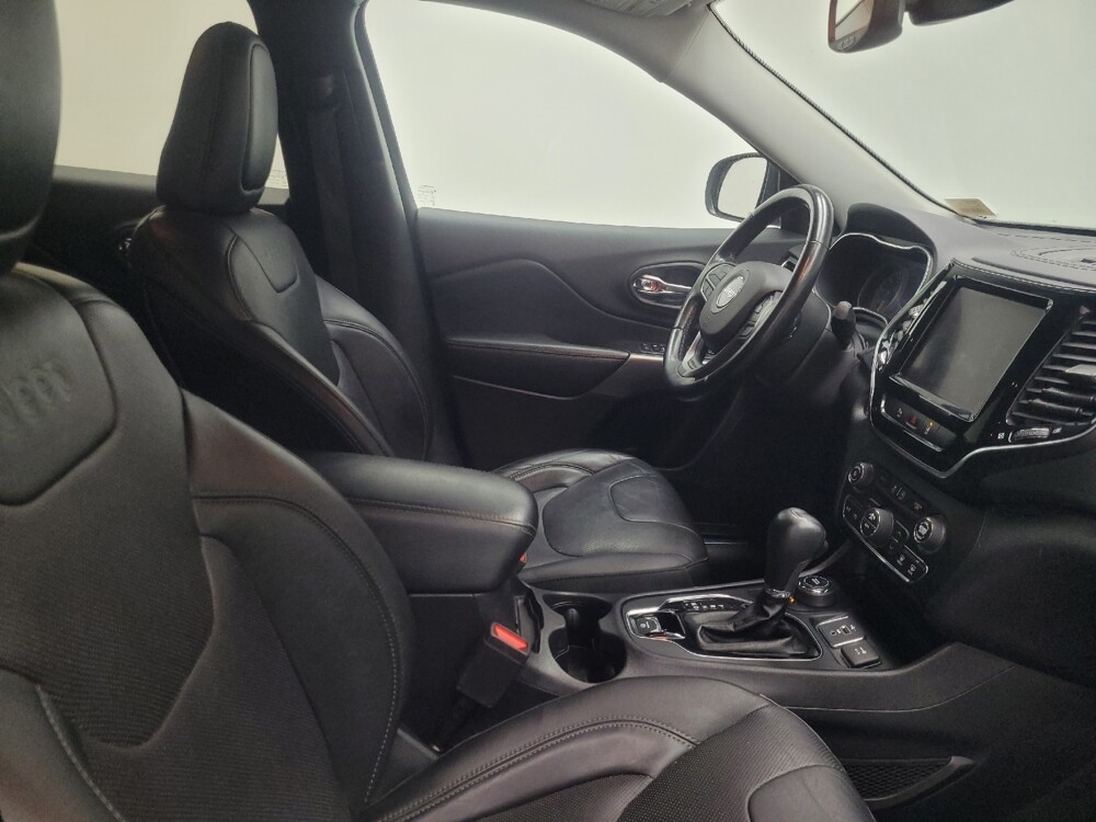 2020 Jeep Cherokee in Indianapolis, IN 46219 - 18110069 21