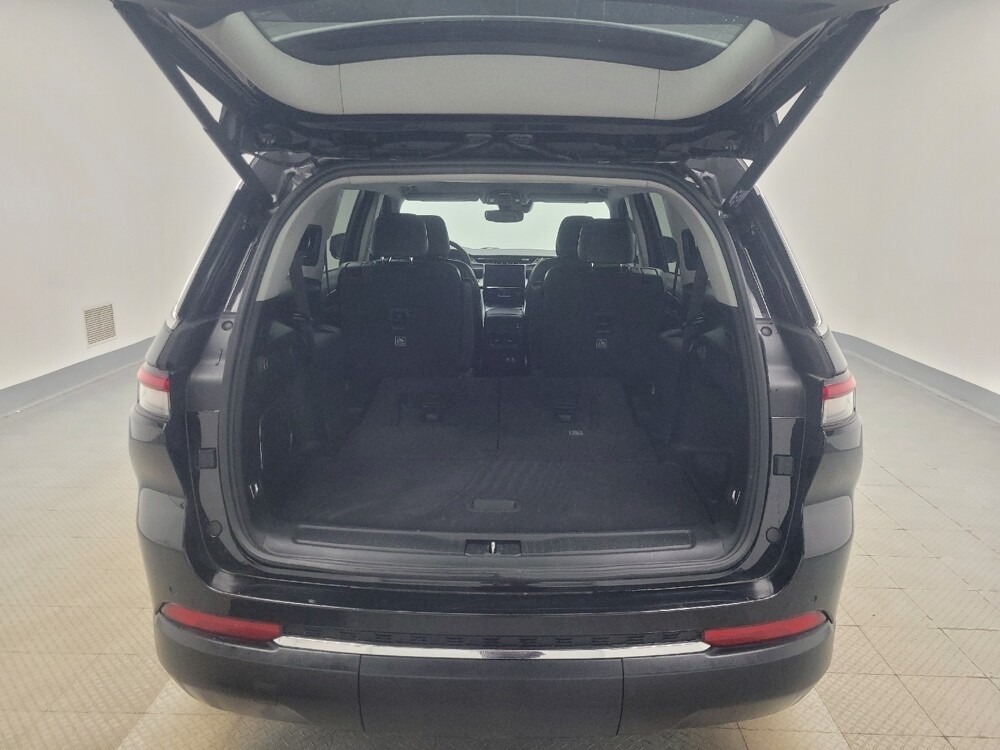 2021 Jeep Grand Cherokee L in Indianapolis, IN 46219 - 18110071 29