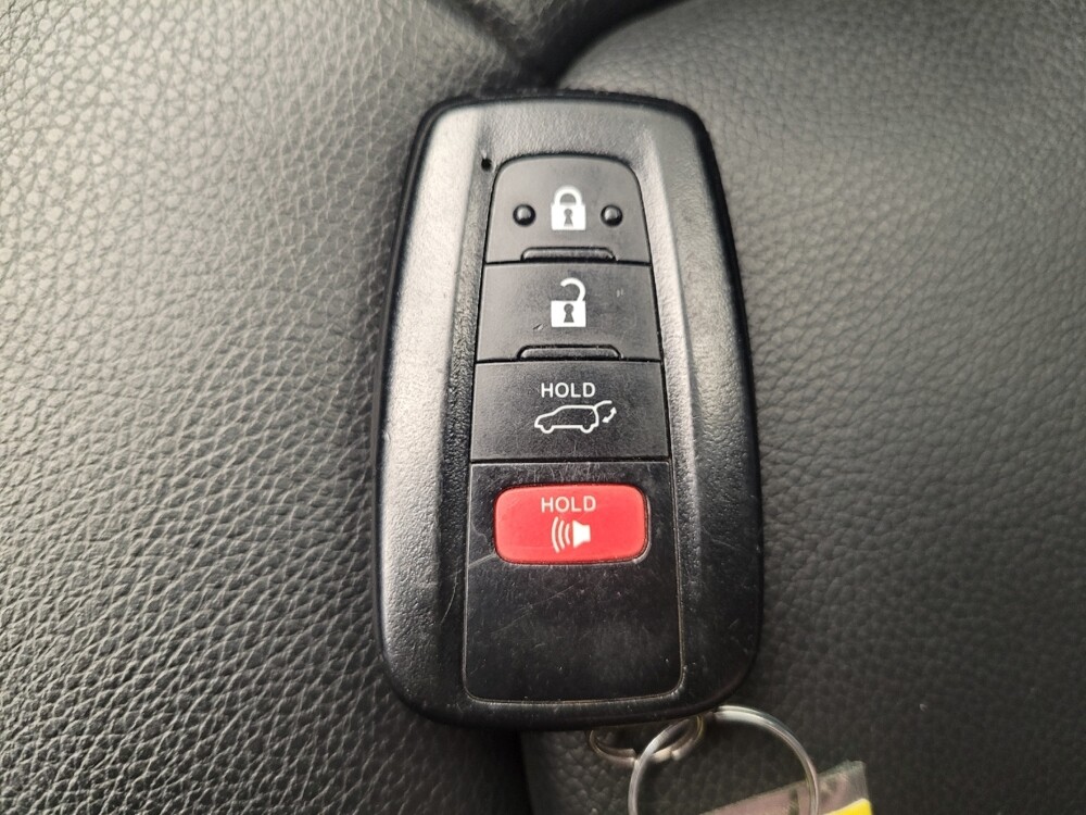 2021 Toyota Highlander in Columbus, OH 43231 - 18110098 32