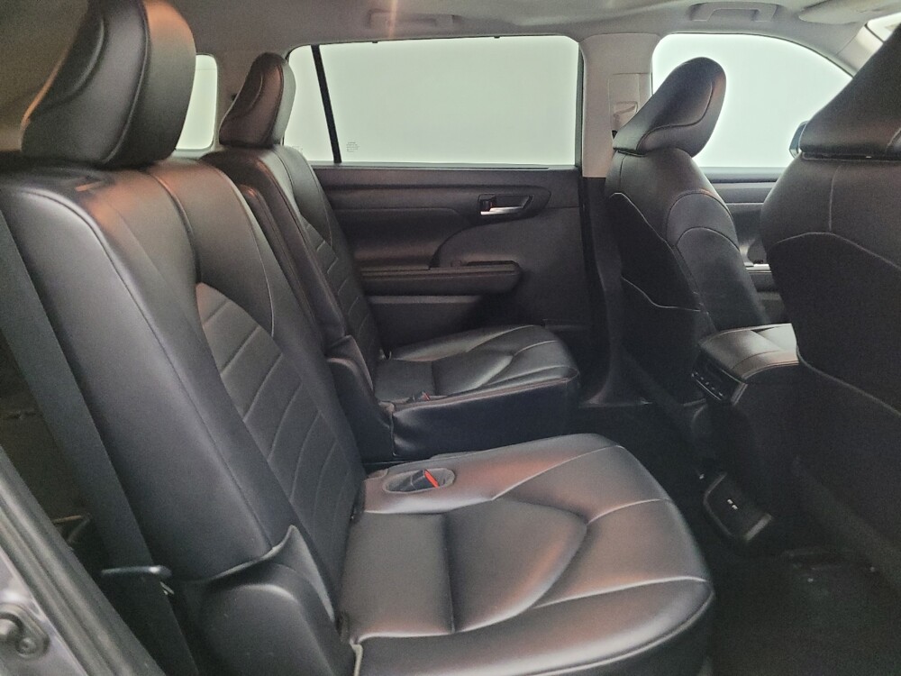 2021 Toyota Highlander in Columbus, OH 43231 - 18110098 19