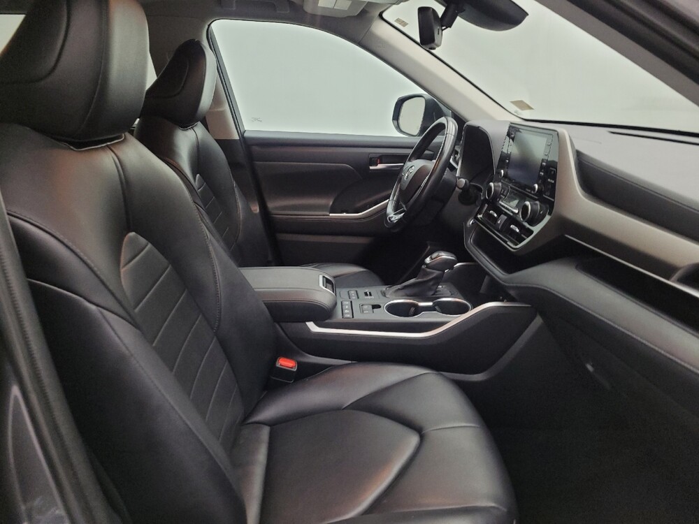 2021 Toyota Highlander in Columbus, OH 43231 - 18110098 21