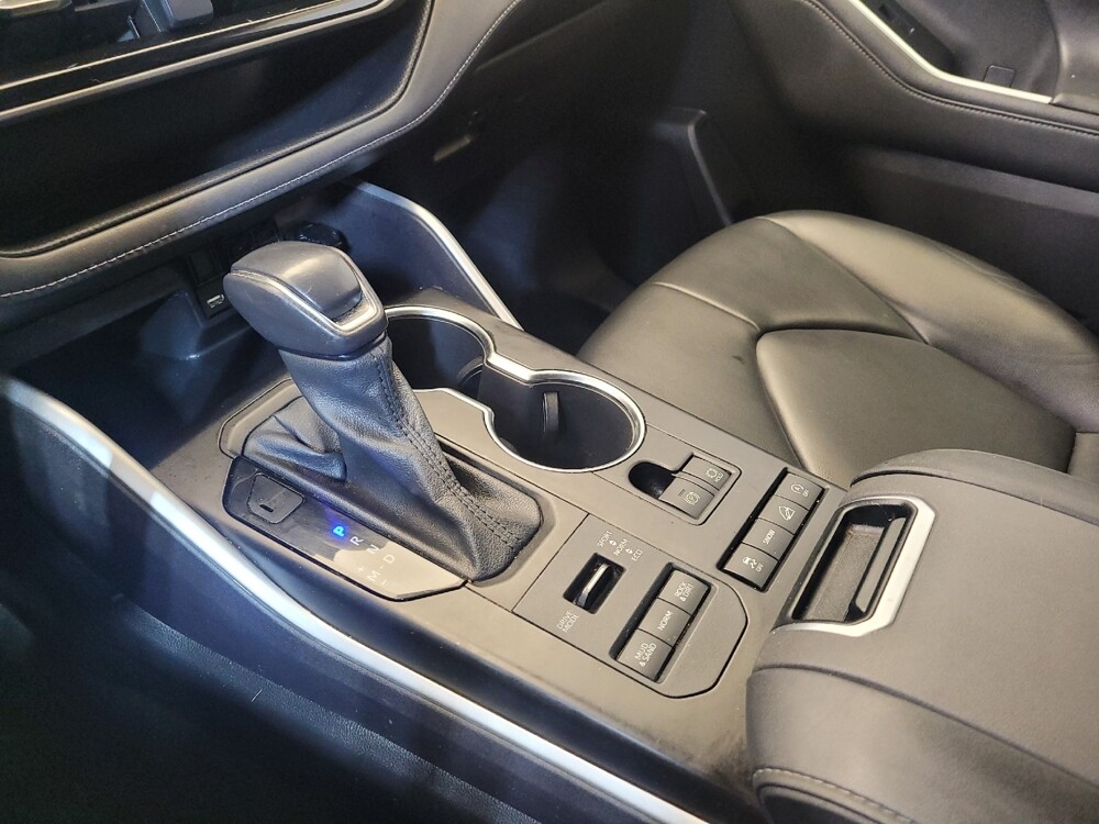 2021 Toyota Highlander in Columbus, OH 43231 - 18110098 26