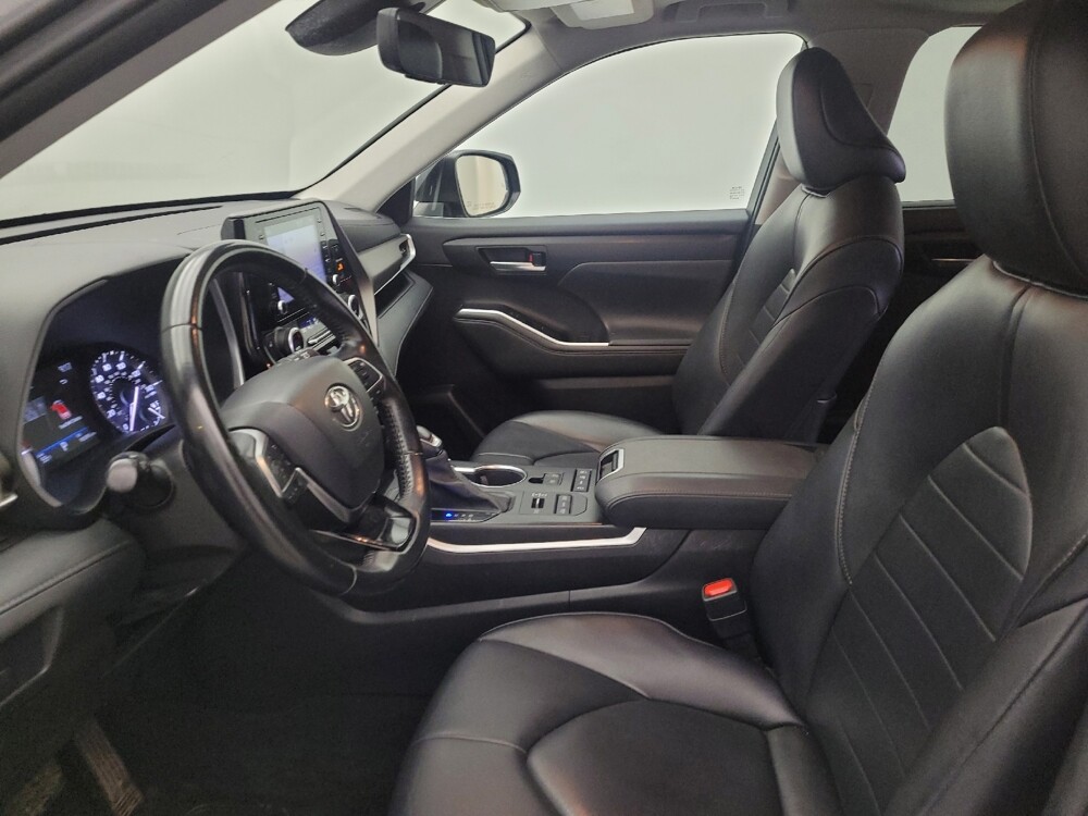 2021 Toyota Highlander in Columbus, OH 43231 - 18110098 17
