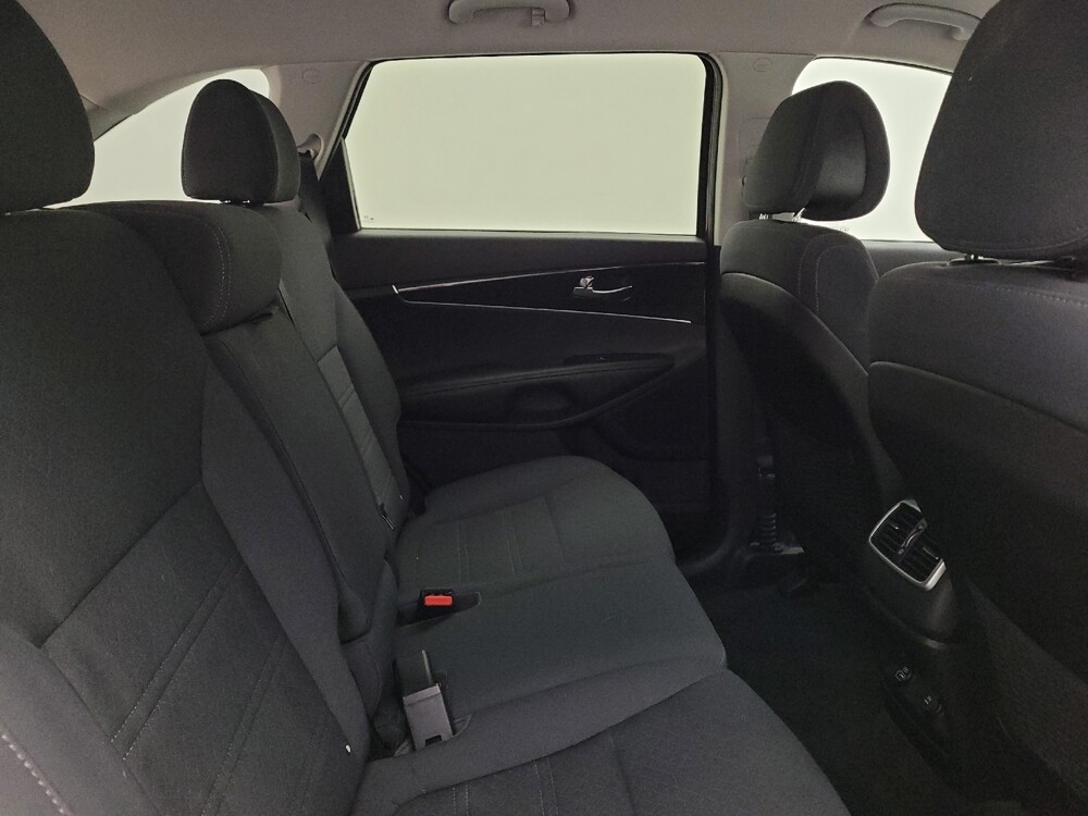 2016 Kia Sorento in Columbus, OH 43231 - 18110099 19