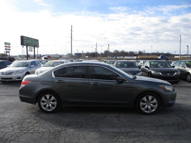 2010 Honda Accord in Oak Grove, MO 64075 - 18110134 4