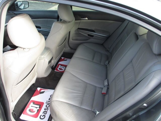 2010 Honda Accord in Oak Grove, MO 64075 - 18110134 10