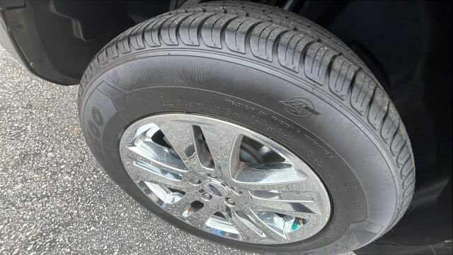 2018 Ford Explorer in Greenville, SC 29607 - 18110135 12