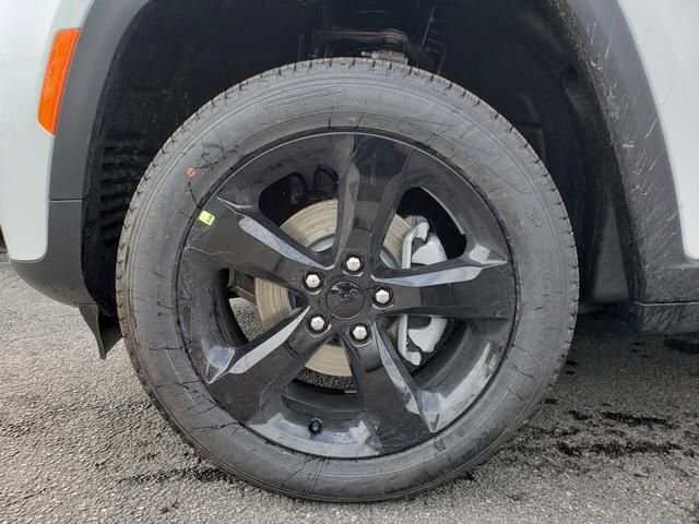 2026 Jeep Grand Cherokee in Bedford, OH 44146 - 18110141 12