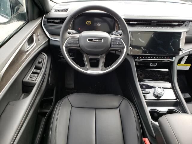 2026 Jeep Grand Cherokee in Bedford, OH 44146 - 18110141 10