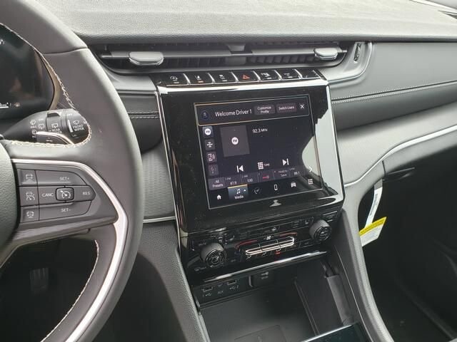 2026 Jeep Grand Cherokee in Bedford, OH 44146 - 18110143 11