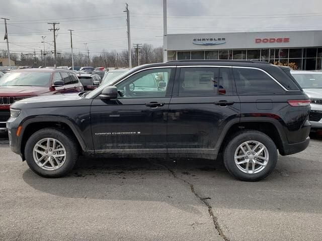 2026 Jeep Grand Cherokee in Bedford, OH 44146 - 18110143 4