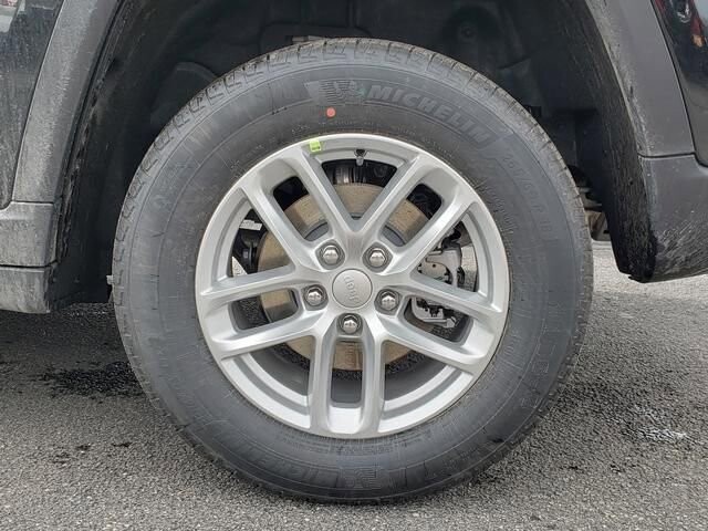 2026 Jeep Grand Cherokee in Bedford, OH 44146 - 18110143 12