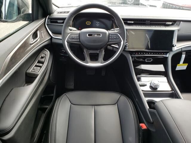 2026 Jeep Grand Cherokee in Bedford, OH 44146 - 18110145 10